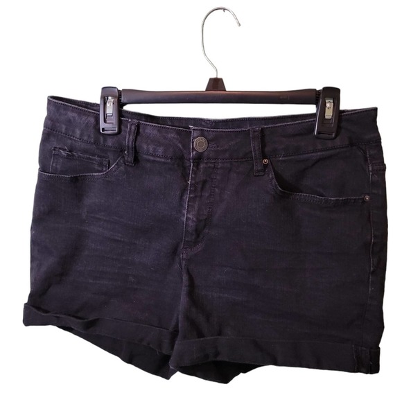 Time and Tru Shorts Black Denim Womens Mid-Rise Cuffed Classic Sz 12 - Picture 2 of 4